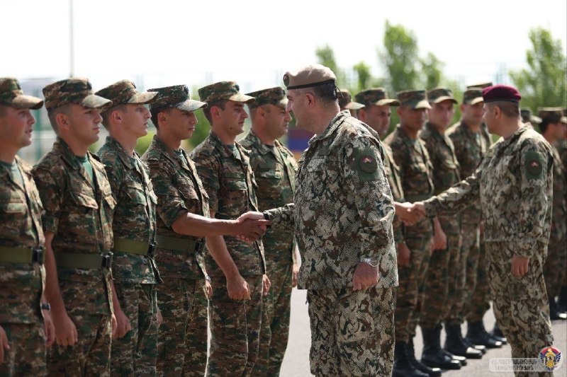 Эдвард Асрян принял присягу сержантов в ВС Армении: подробности для Вайоц-Дзора
