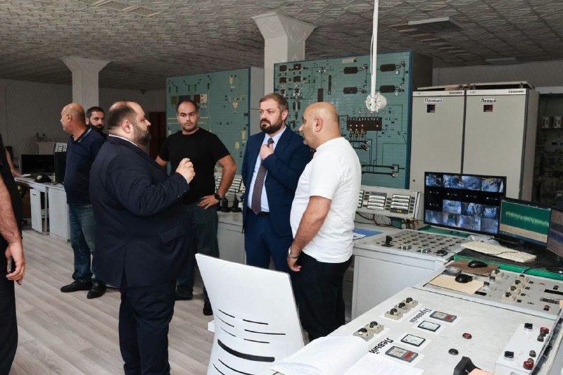Геворг Папоян на заводе «Араратцемент» в Армении