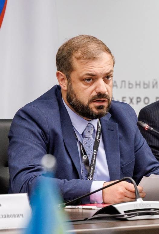 Министр экономики Армении Папоян на Совете ЕАЭС в Екатеринбурге обсудил промышленное сотрудничество