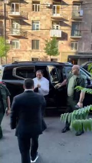 Сурен Папикян встретился с молодежью «Гражданского договора» в Вайоц-Дзоре