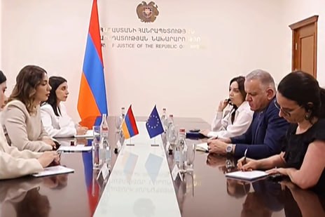 Министр юстиции Армении и глава делегации ЕС обсудили реформы в Вайоц-Дзоре