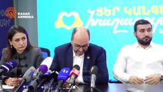 Араик Арутюнян выступает на мероприятии в Вайоц-Дзоре